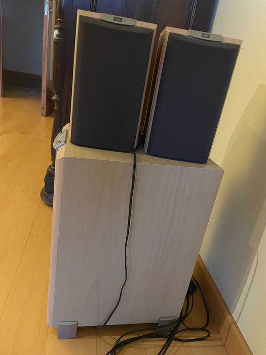 amplificador yamaha av rx-v520rds com 6 colunas JBL e subwoofer