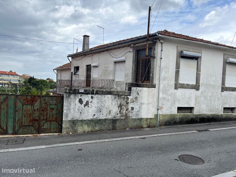 2 (duas) casas para reabilitação com terreno 1.000 m2