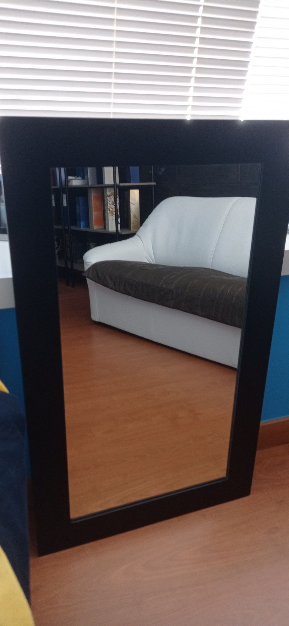 Espelho com moldura
