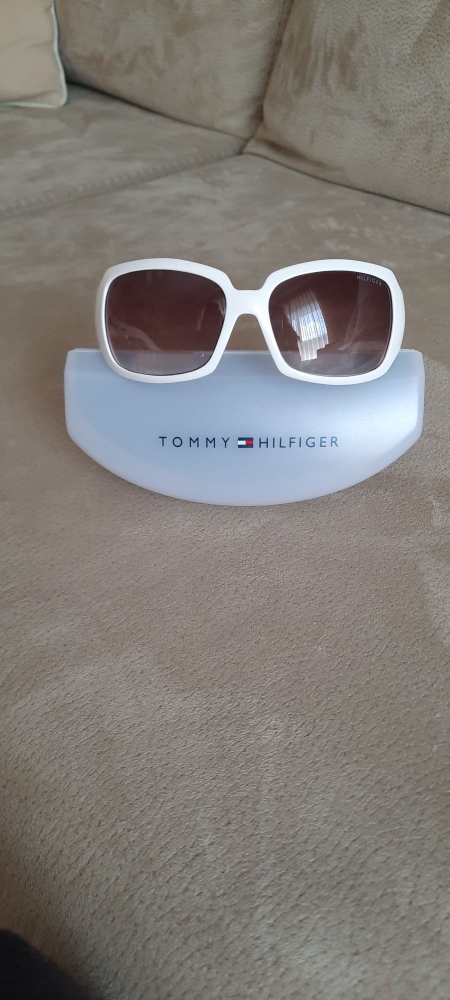 Ocúlos de sol Tommy Hilfiger