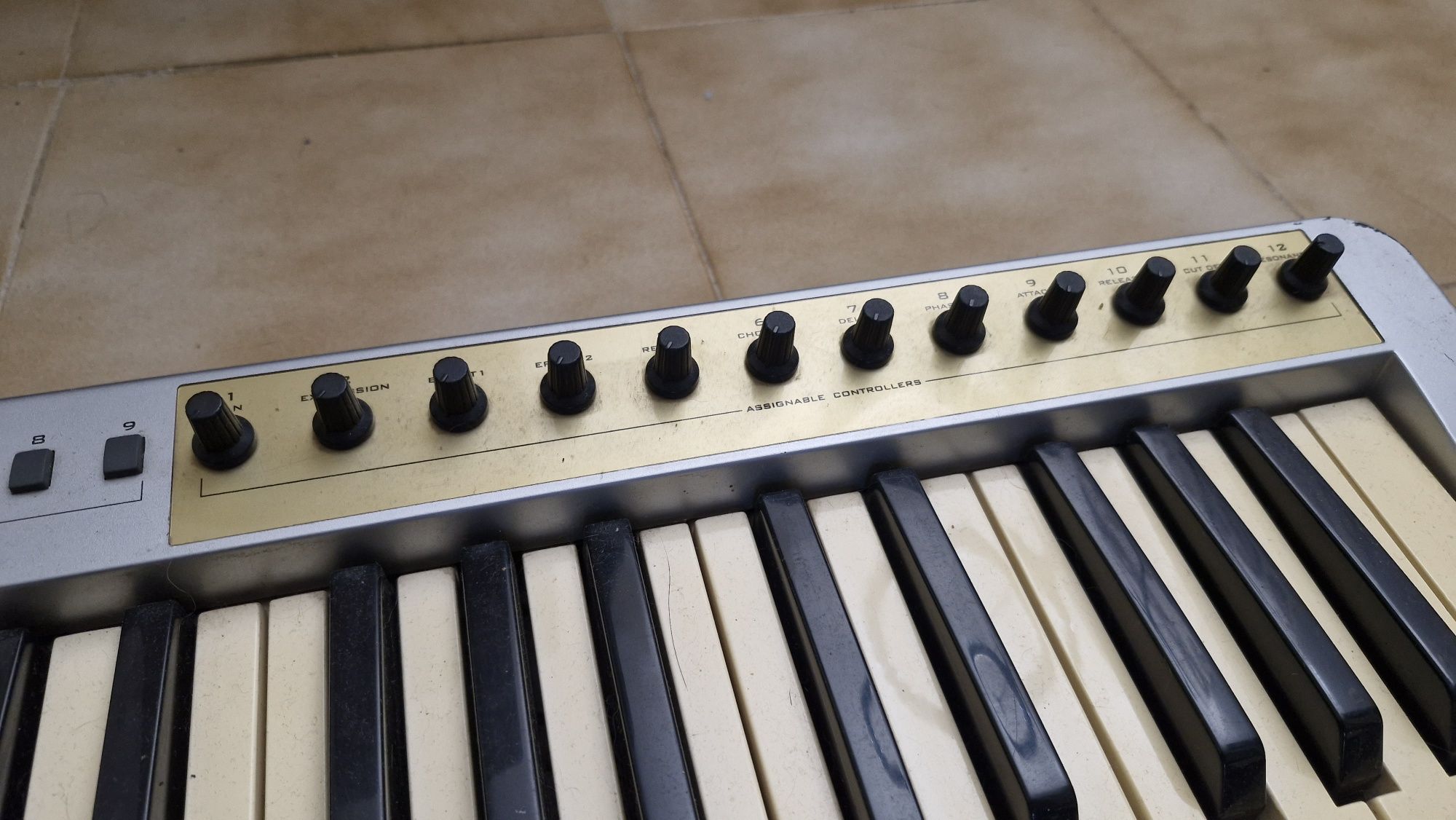 Vendo teclado controlador midi EVOLUTION MK-249C
