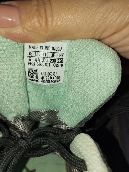 Кросівки жіночі, у дуже гарному стані зимові