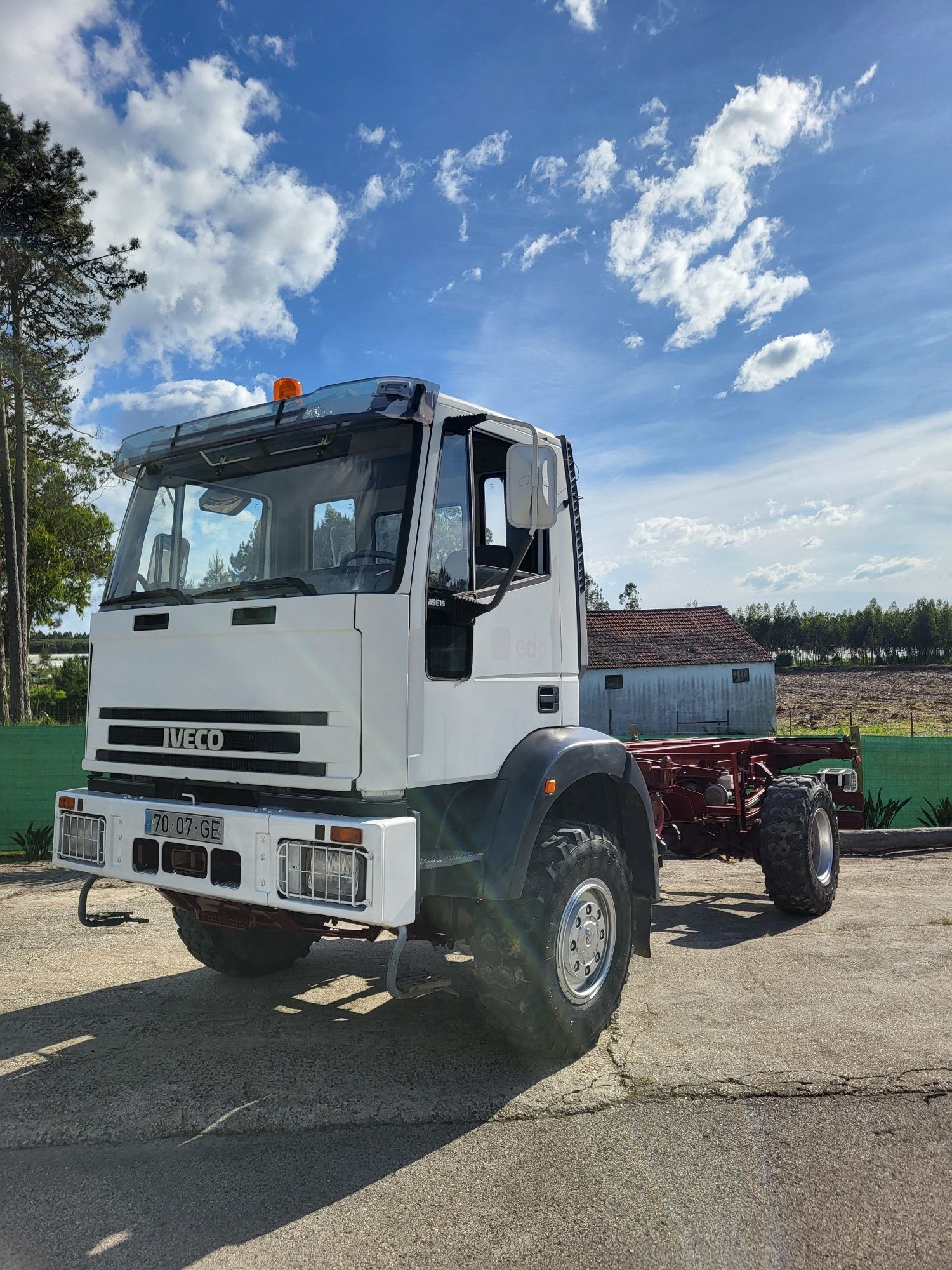 Iveco 4x4 seis cilindros ( tipo unimog) troco