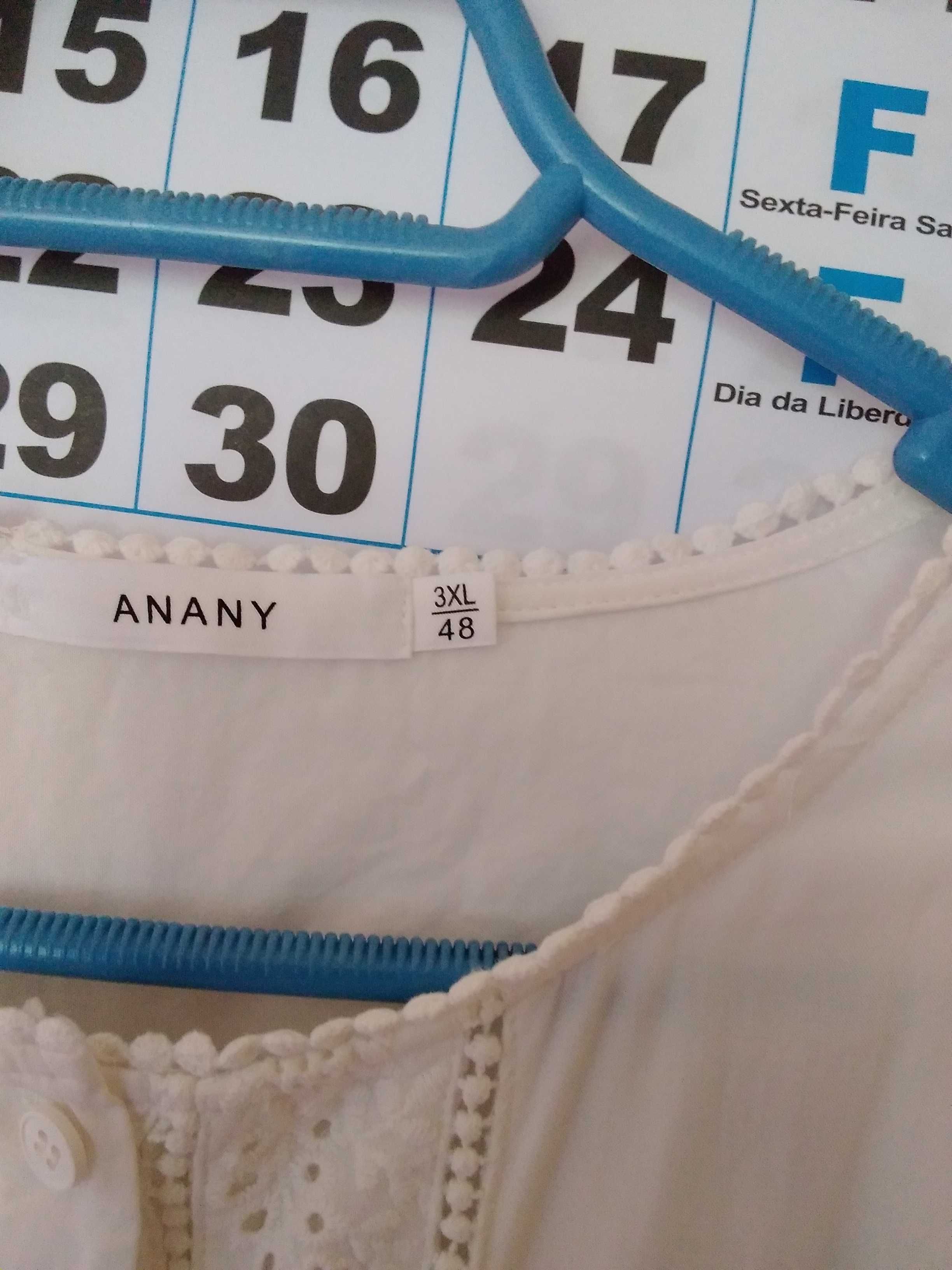 Blusa branca tamanho XL, medidas nas fotos