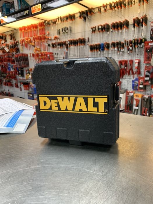 Nível Laser Luz Vermelha Cruzado DW088K
