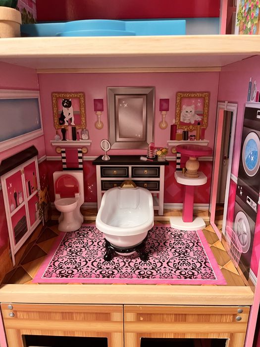 Іграшковий будинок для ляльок