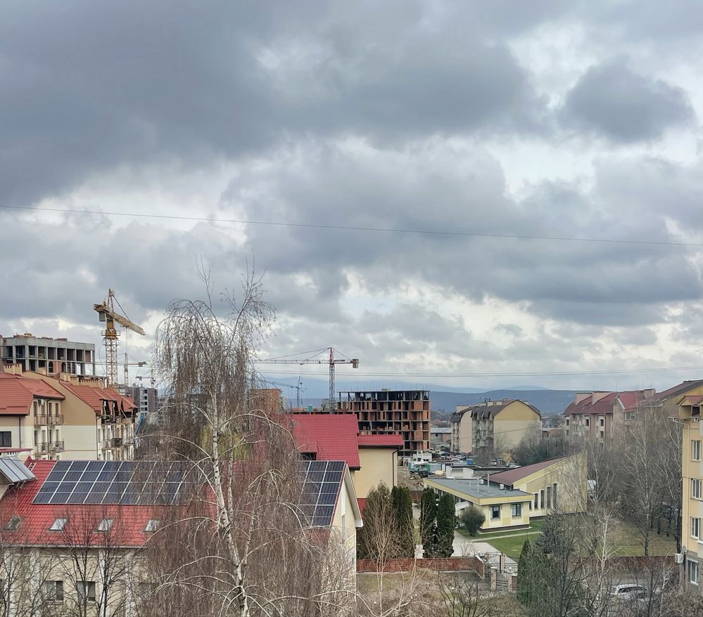 Простора 3-кімнатна квартира з ремонтом на Володимирській