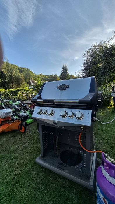 Grill gazowy czteropalnikowy