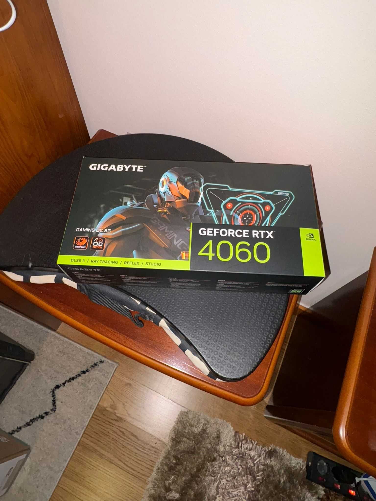 Placa Gráfica RTX 4060 Gigabyte "Ada Lovelace" Gaming OC 8GB GDDR6