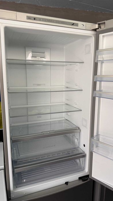 Холодильник б/в NEFF MADE IN SPAIN 200/70/60 Металік No Frost #07578