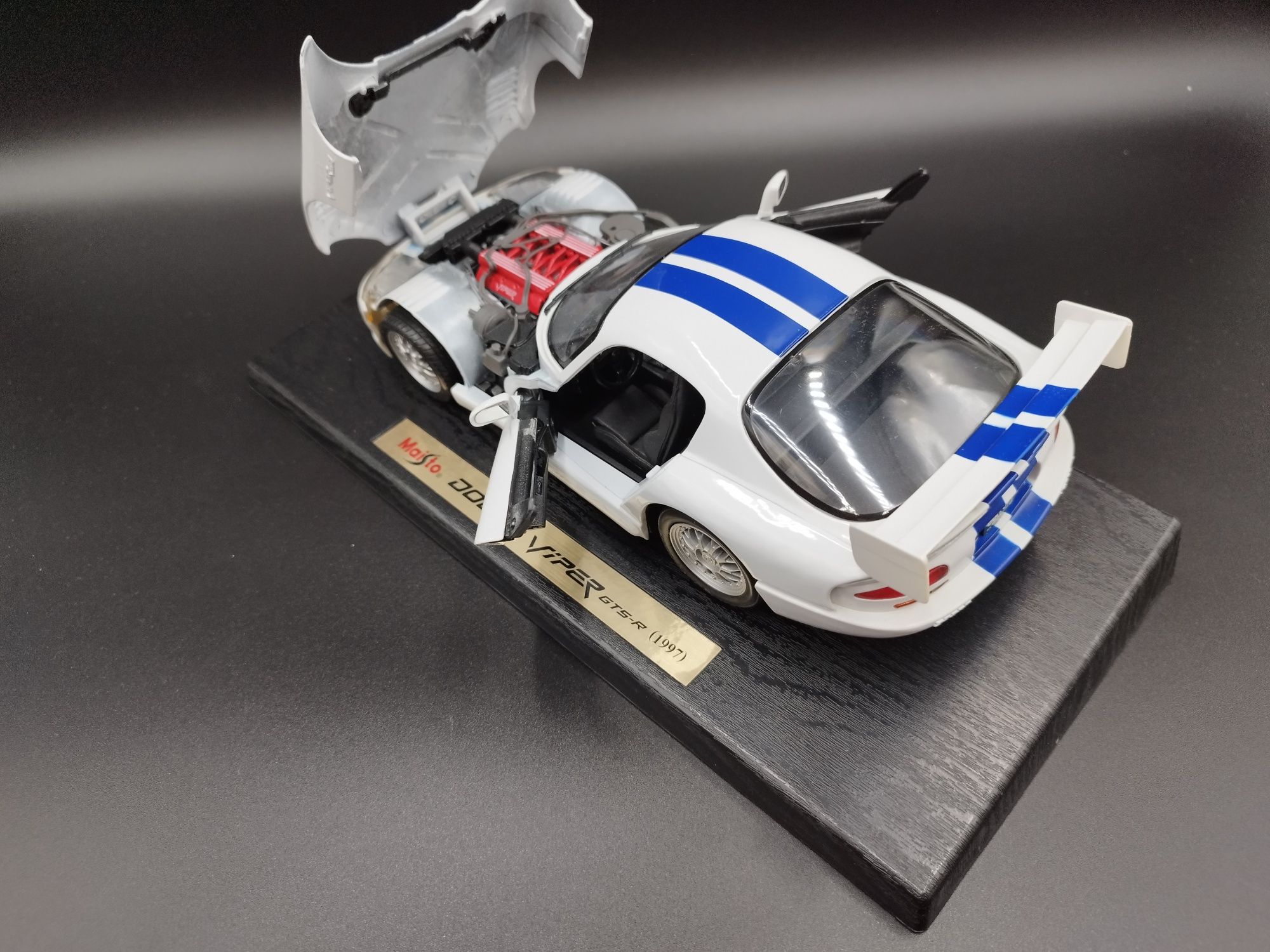 1:18 Maisto 1997 Dodge Viper GTS-R model używany