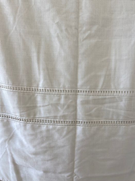Cortinhas em bom estado beje