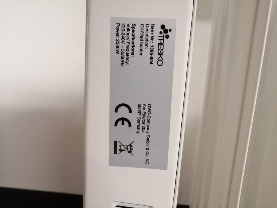 Grzejnik olejowy TRESKO 2500W,WIFI,pilot,szklany panel dotykowy,