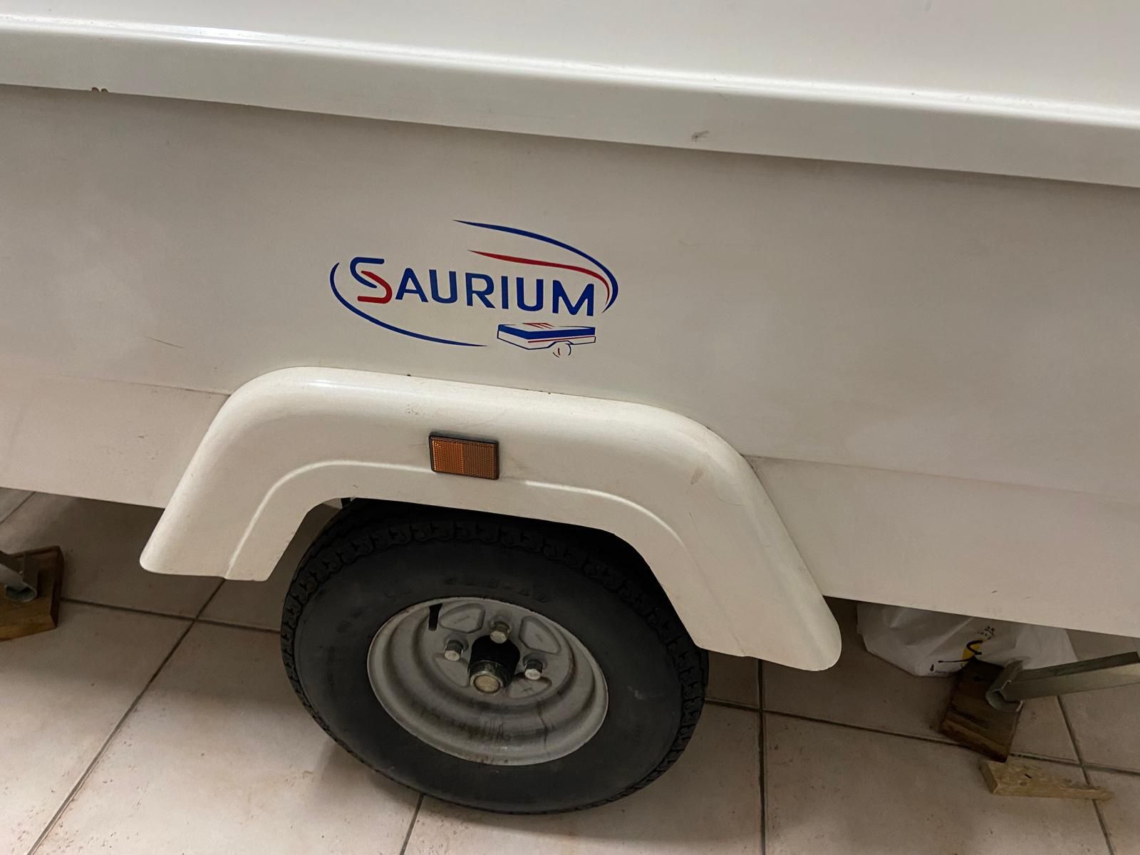 Auto tenda saurim