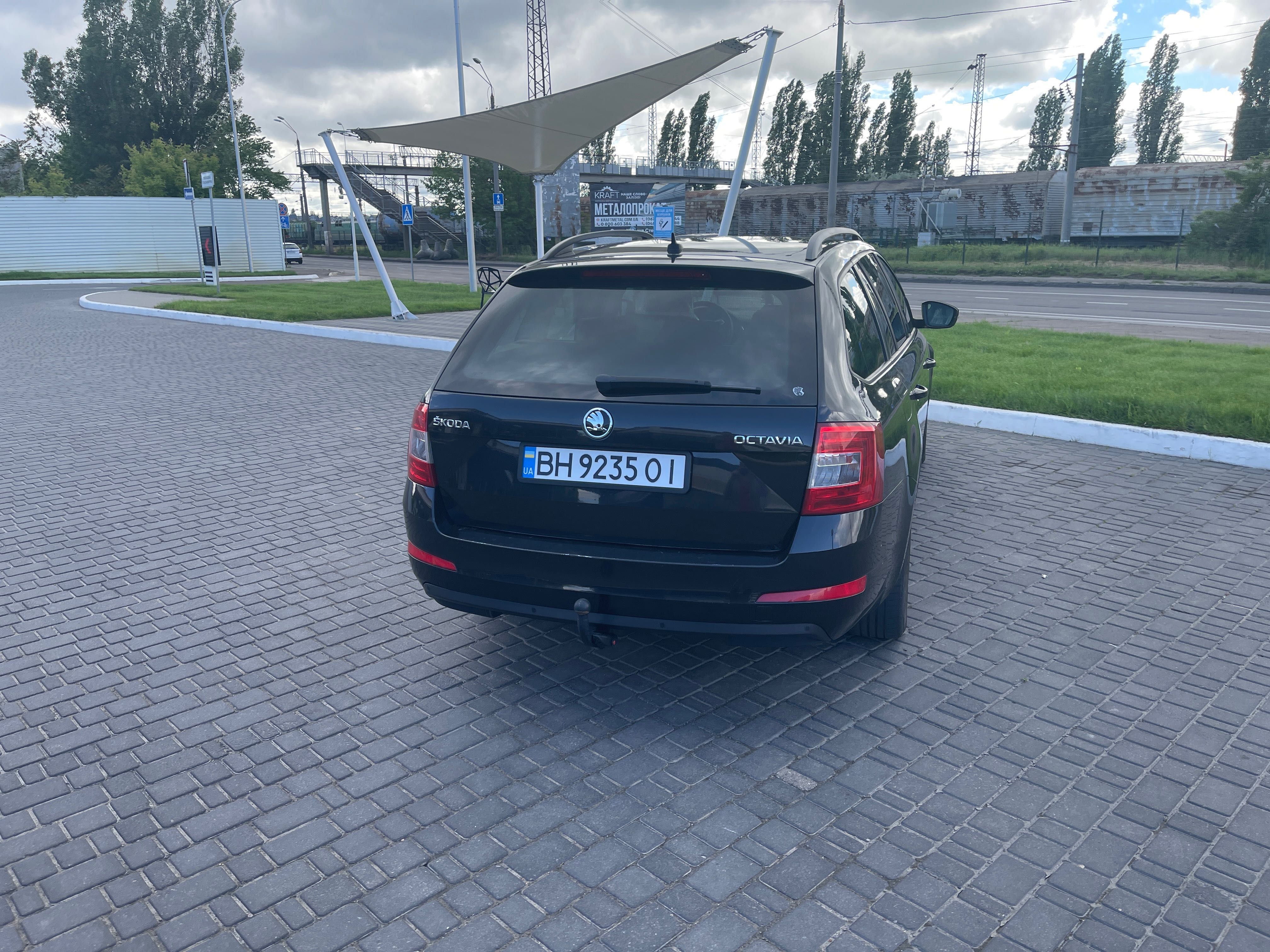 Skoda Octavia A7 universal 2.0 diesel automate