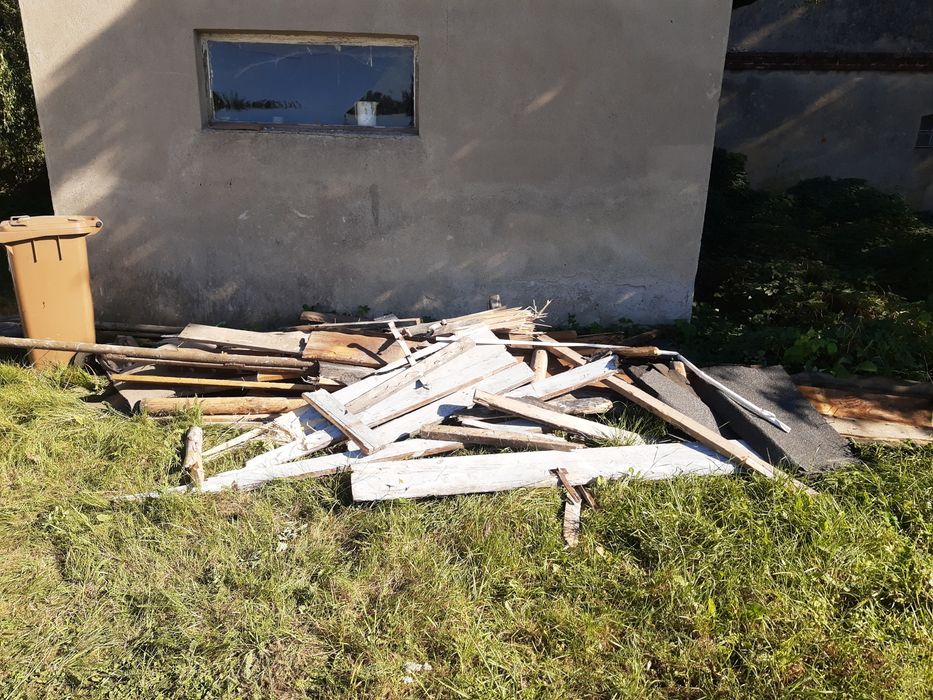 Drzewo deski z rozbiórki