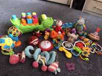 Zestaw zabawek Fisher Price, piłka zmyłka , bączek i inne