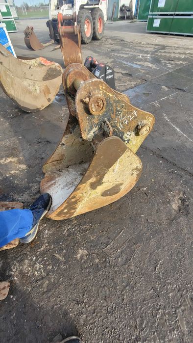 Łyżka koparki 45 cm sworzeń 45 mm JCB CAT O&K Komatsu Liebherr