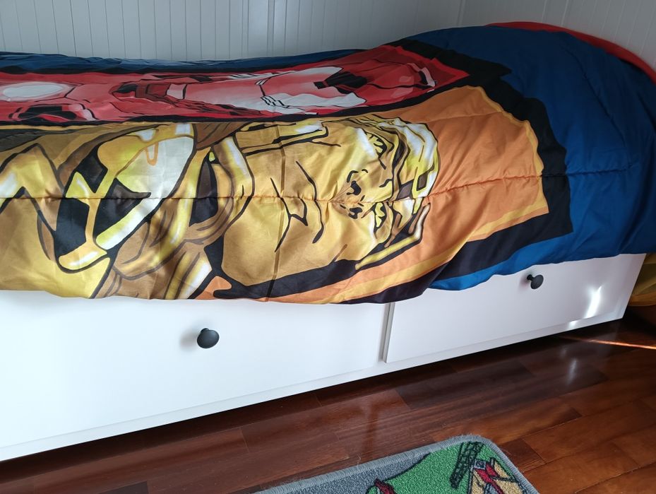 Cama hemnes com colchão incluído