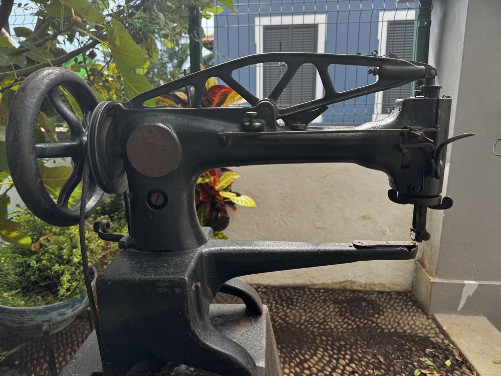 Maquina de costura Singer 29K1