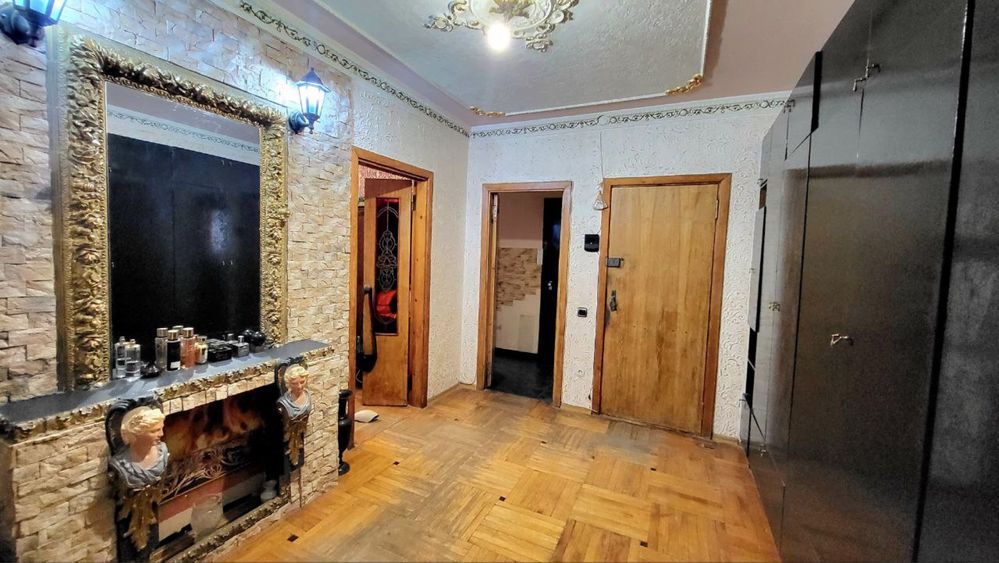 Продам 3 кімнатну квартиру проспект Гагаріна Одеська квадратний хол
