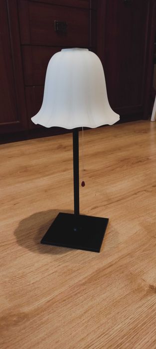 Lampka nocna stojąca bezprzewodowa LED  Czarna