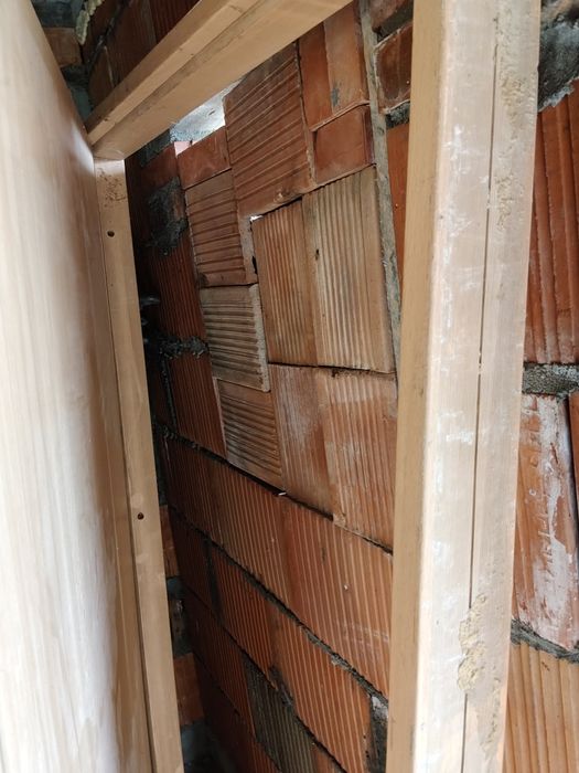 Sprzedam  lub zamienię drzwi wewnętrzne 90/lewe z futryną