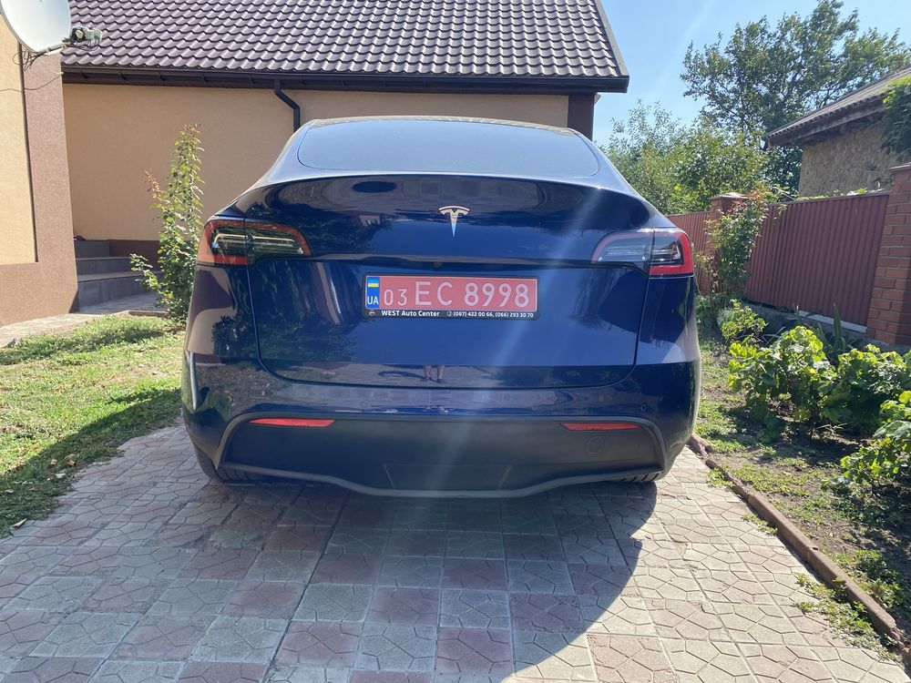 Model Y 2021.