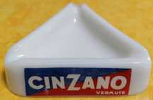 cinzeiros e mola com publicidade