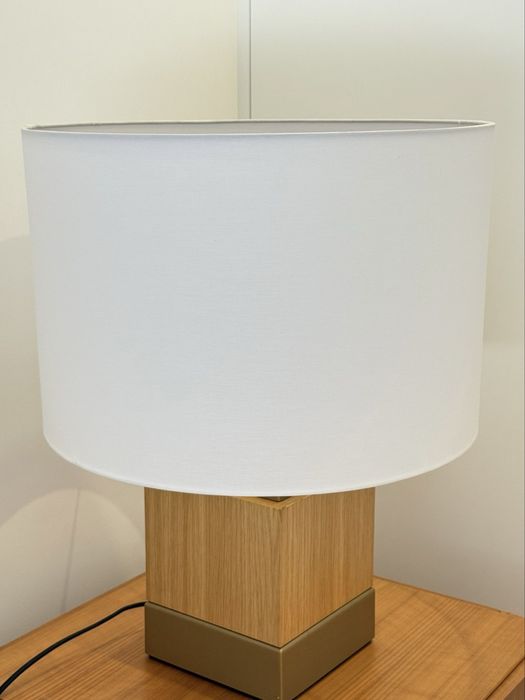 Mobília Las Kasas - 1 cómoda + 2 mesinhas de cabeceira + 2 candeeiros