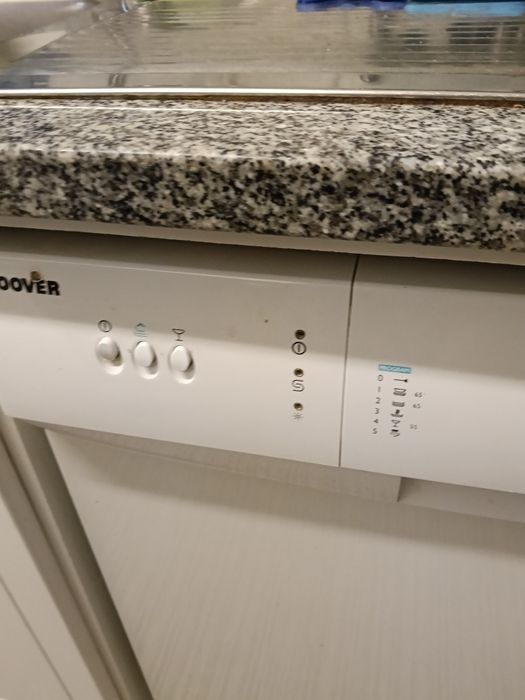 Máquina de lavar louça Hoover D 823 para peças.