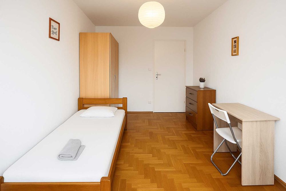 Duży pokój jednoosobowy VIP, Reja 12, tyły UR UJ PK