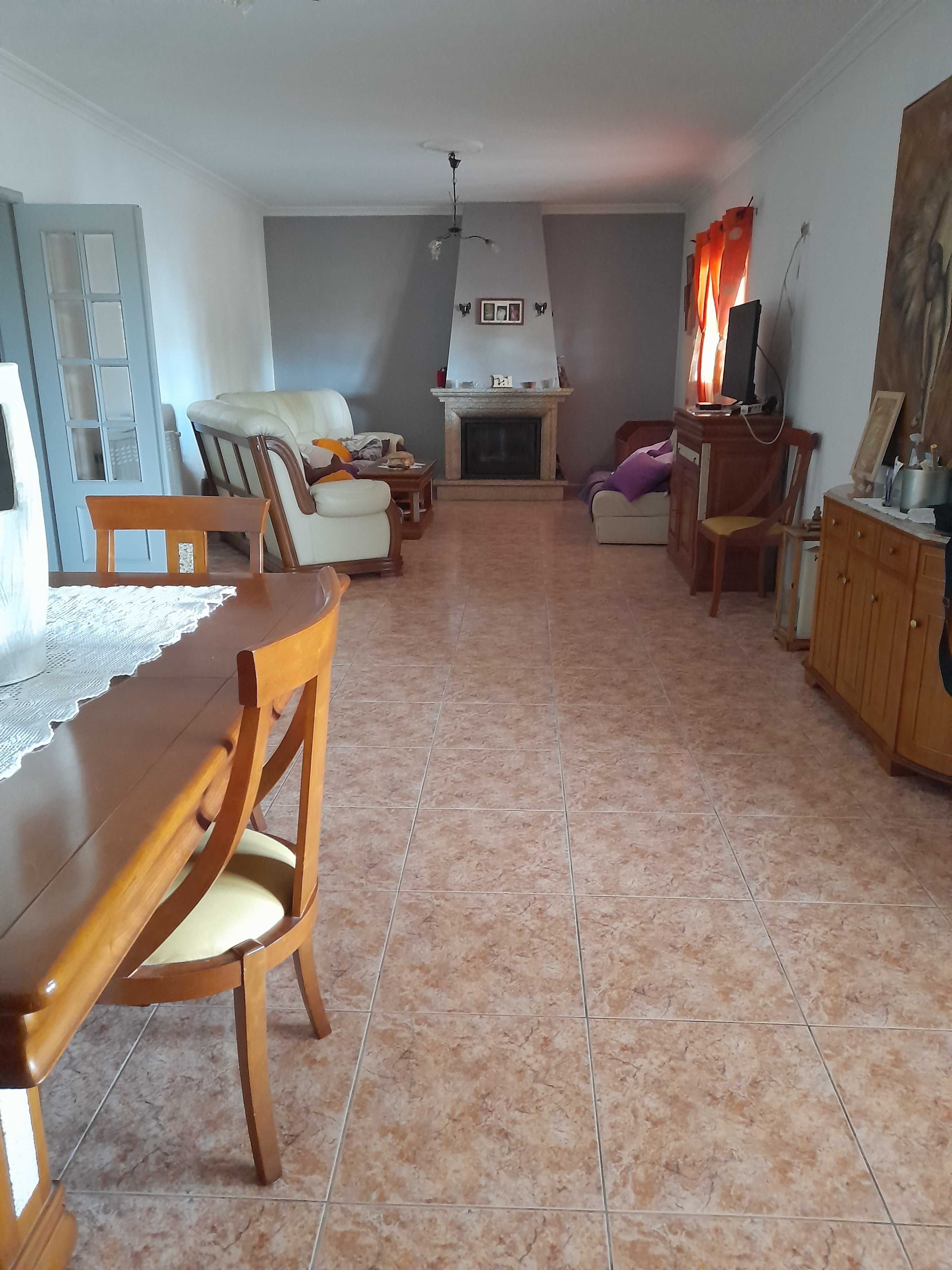 Vendo casa com comércio