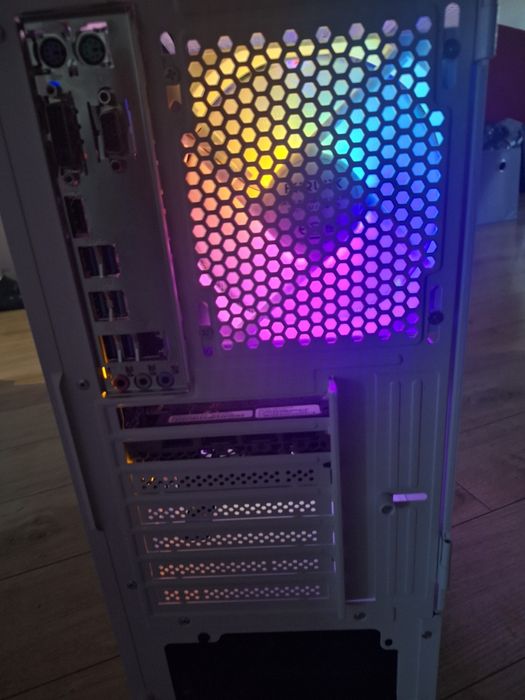 Komputer gamingowy rtx 3070 ryzen 7 5800x 32gb b450