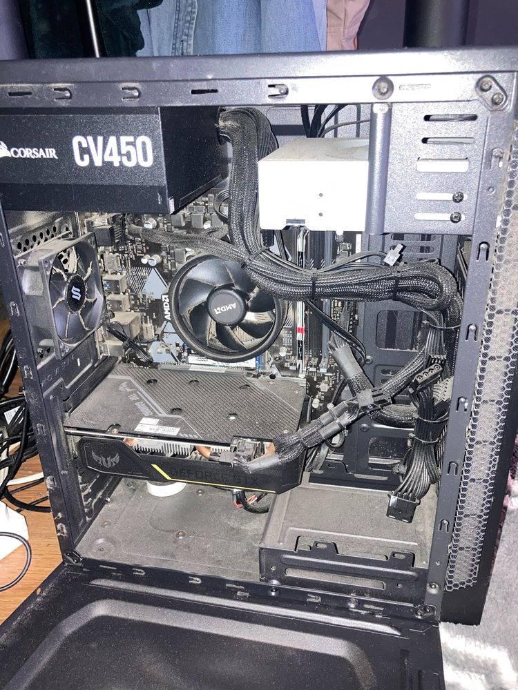 Komputer stacjonarny gamingowy Asus + monior BenQ 75hz