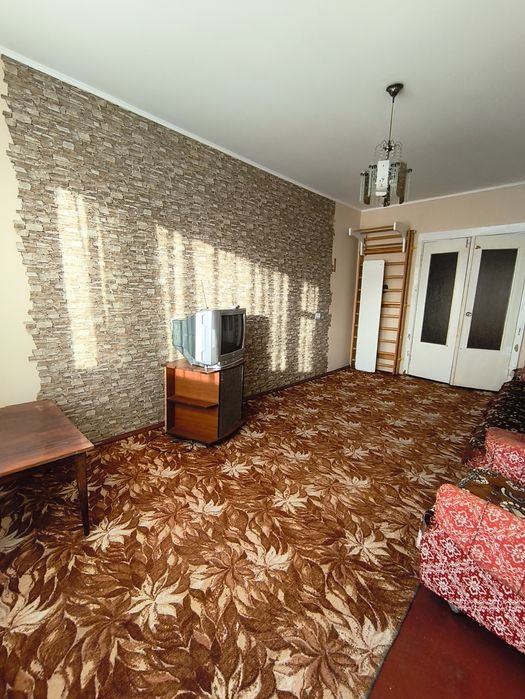 Гарна квартира ,р-н Червоний міст