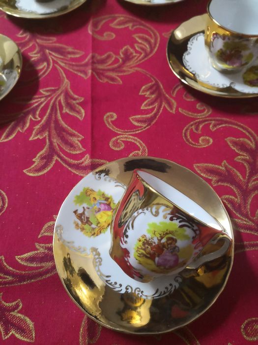 Serviço em porcelana banhado a ouro