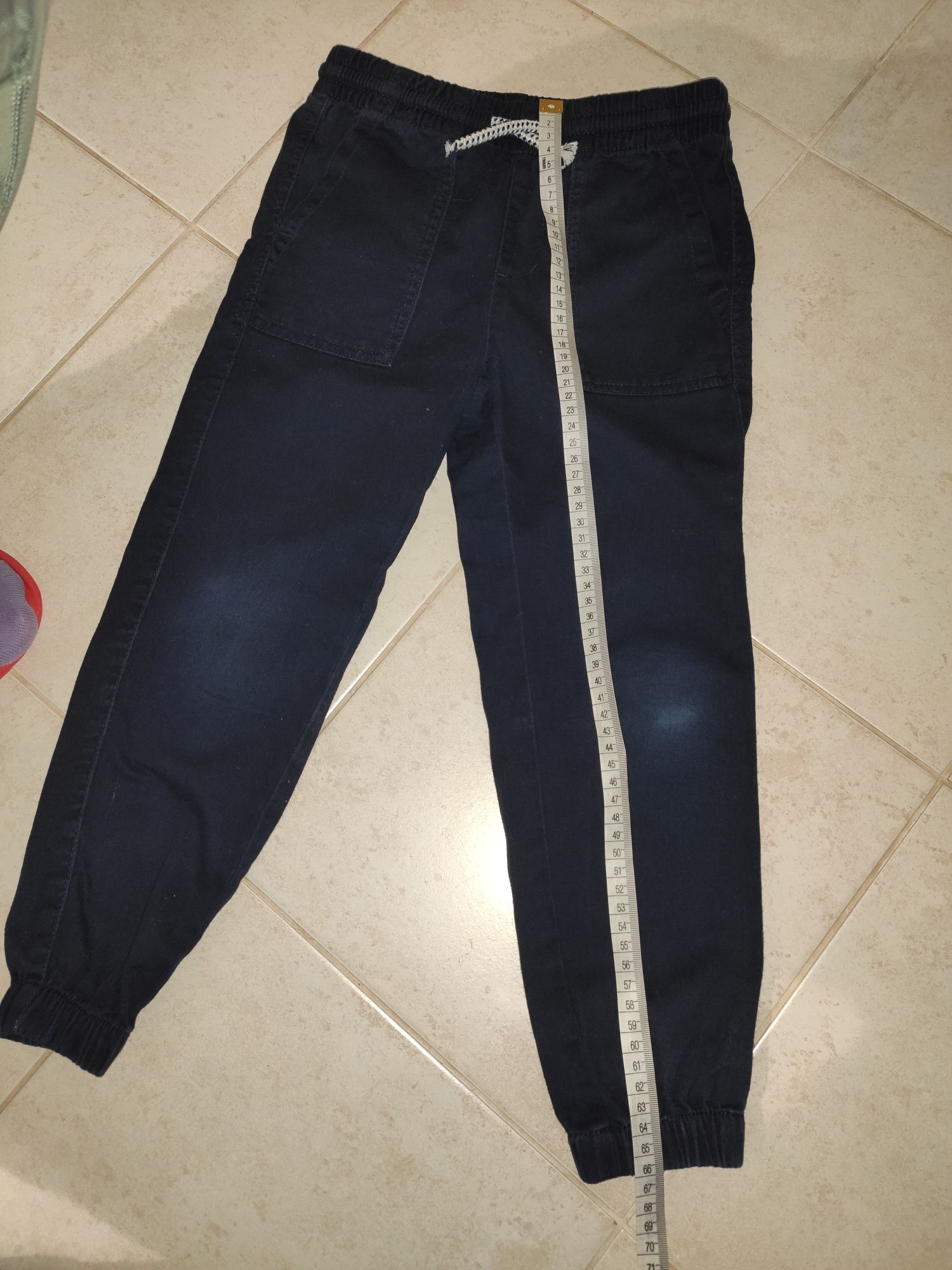 Granatowe joggery chłopięce na gumce H&M 116