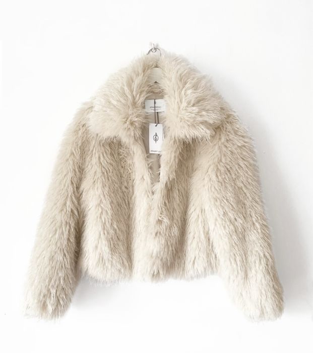 viralowe krótkie futerko Stradivarius nowe z metkami futro ecru