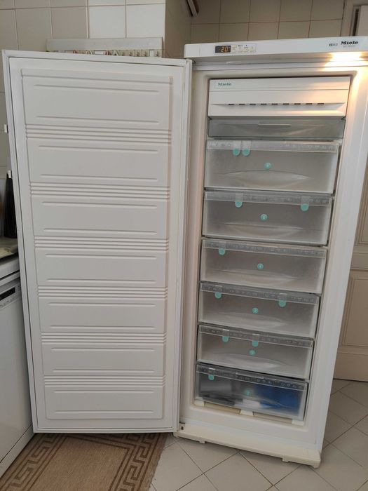 Miele Congelador No Frost 7462 SNH-1