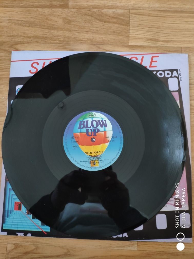 Silent Circle-stop the rain maxi winyl