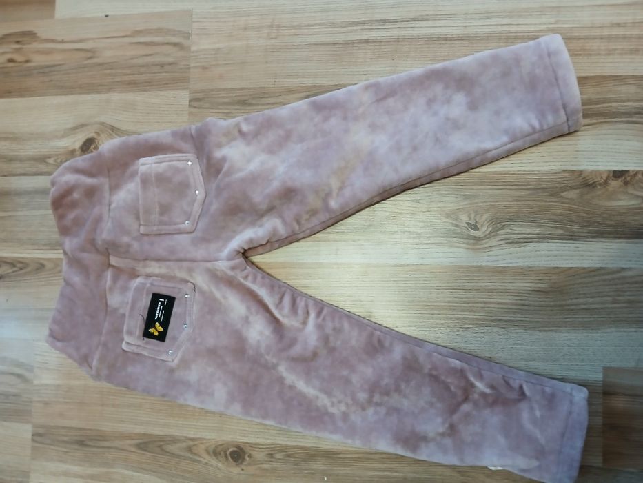 Дитяче взуття і одяг