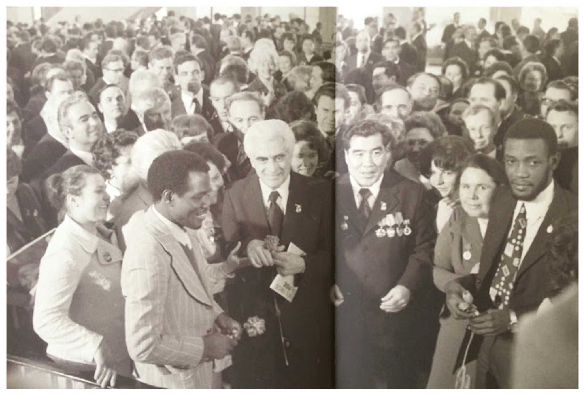 Angola - RÓTULOS ATRIBUÍDOS, RÓTULOS Assumidos, de Jean Michel Mabeko