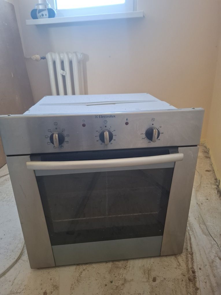 Piekarnik elektryczny do zabudowy Electrolux