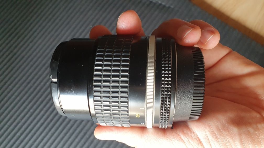 Nikon Nikkor Ai-S 105mm f/2.5 (excelente)