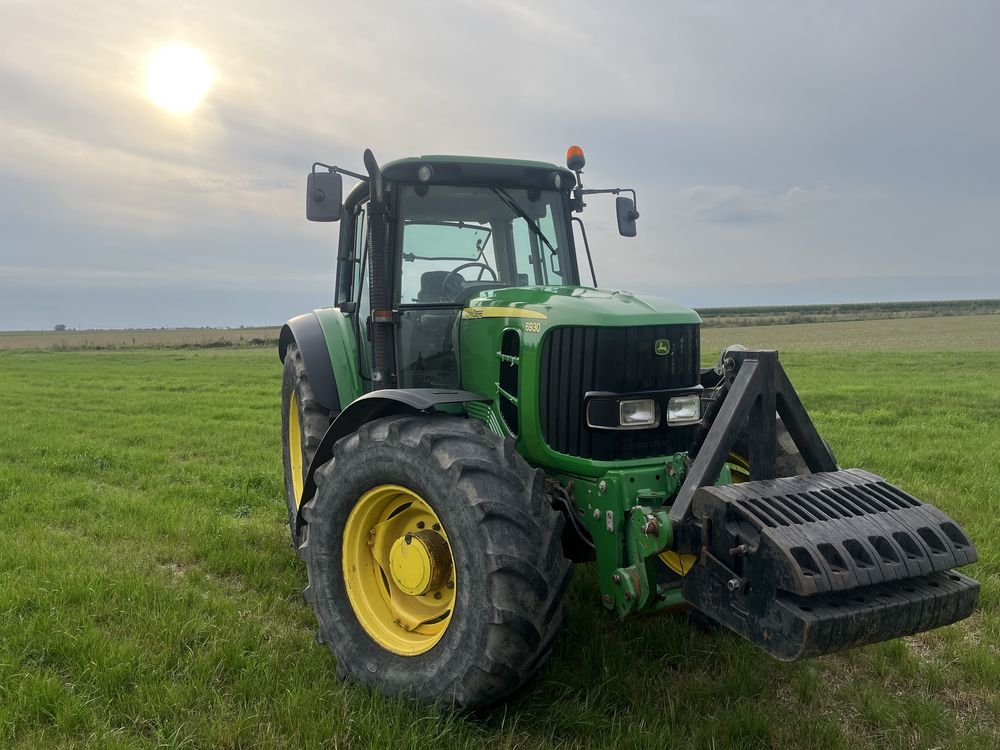 John Deere 6930 . Pneumatyka