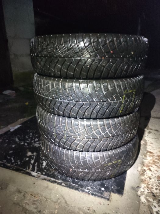 Продам резину 205/75/R15