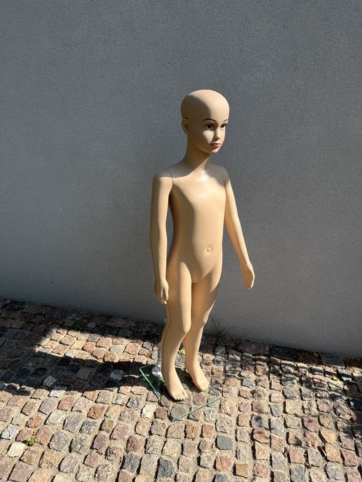 Manekin dziecięcy na szkle, stan idealny