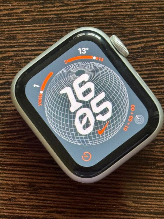 Часы Apple Watch SE 40 mm