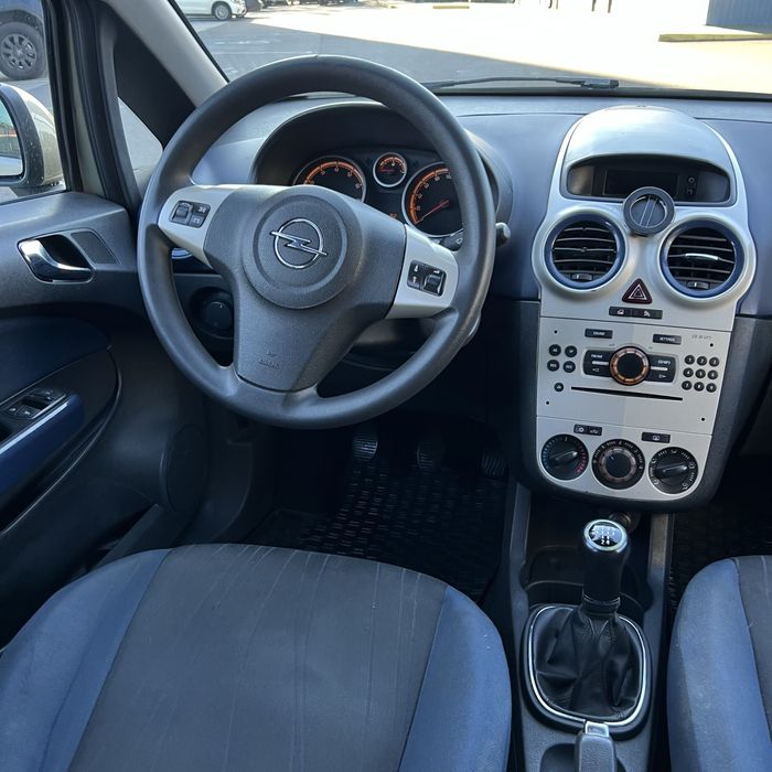 Економне авто Opel Corsa 2007